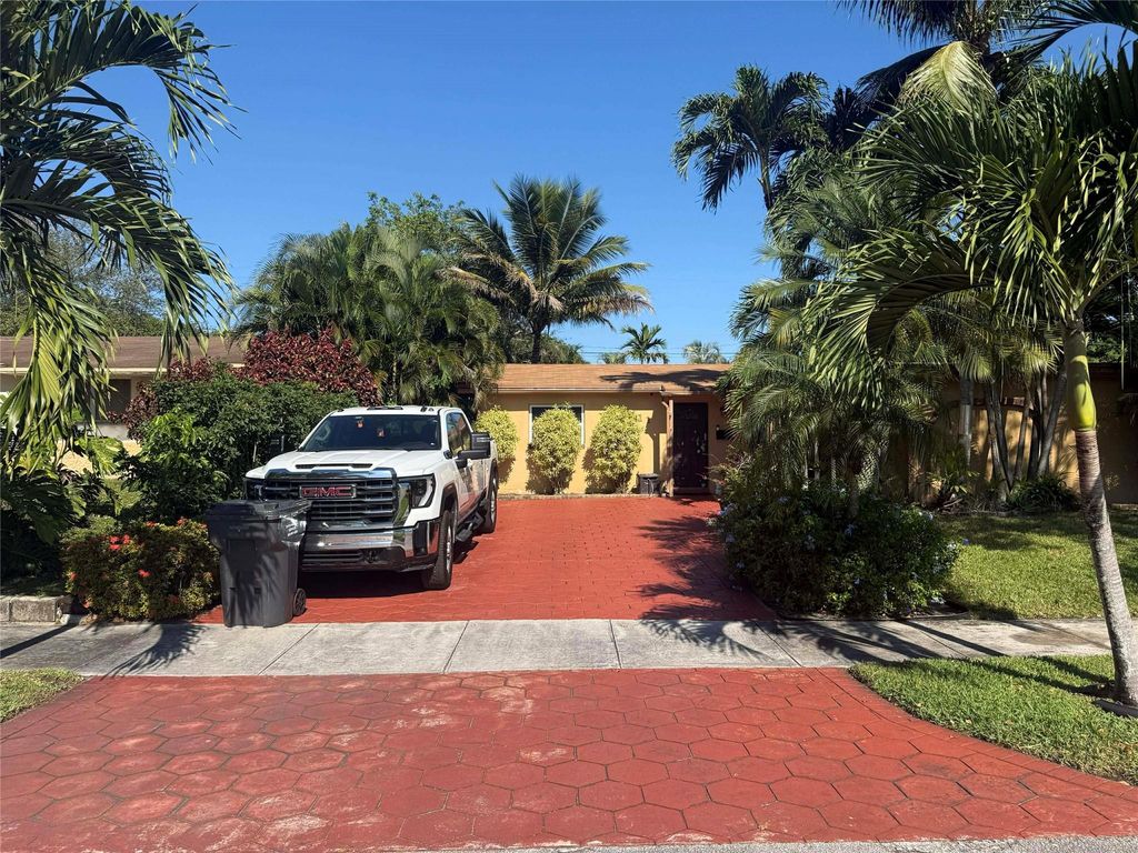 7511 Atlanta Street, Hollywood, FL 33024