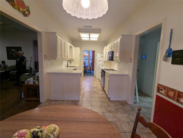 237 Lakeside Place Street, Mineola, TX 75773