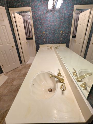 237 Lakeside Place Street, Mineola, TX 75773