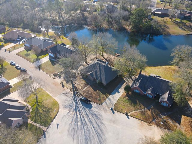 237 Lakeside Place Street, Mineola, TX 75773