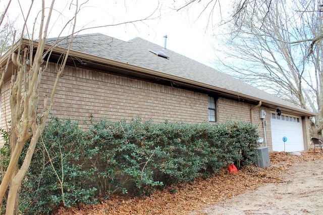 237 Lakeside Place Street, Mineola, TX 75773