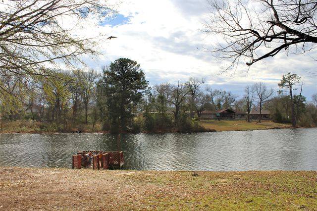 237 Lakeside Place Street, Mineola, TX 75773