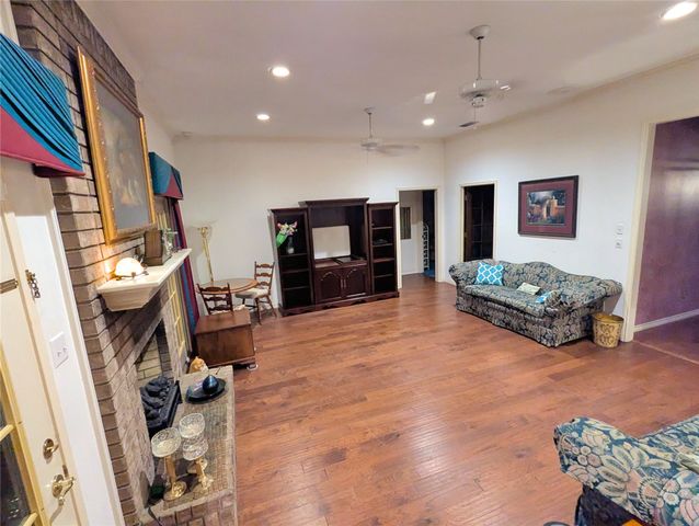 237 Lakeside Place Street, Mineola, TX 75773