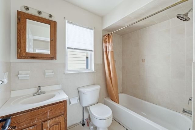 303 W Runyon St, Newark City, NJ 07108