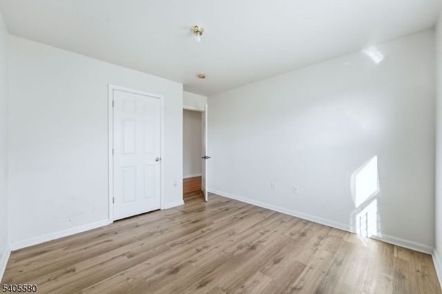 303 W Runyon St, Newark City, NJ 07108