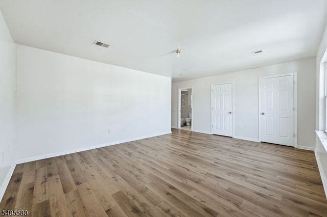 303 W Runyon St, Newark City, NJ 07108