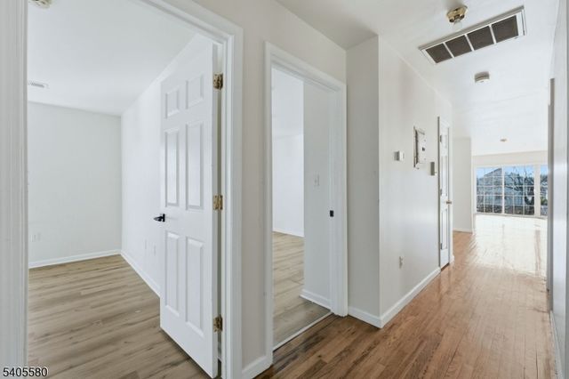 303 W Runyon St, Newark City, NJ 07108