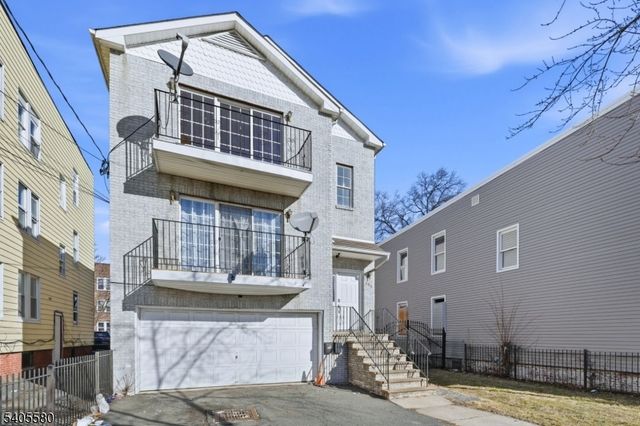 303 W Runyon St, Newark City, NJ 07108