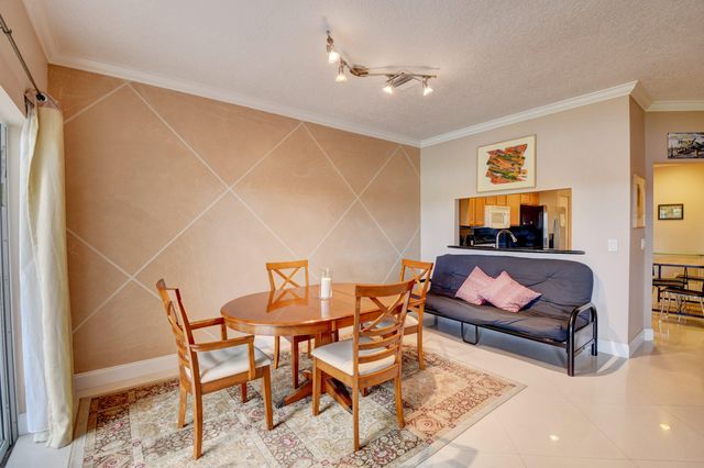 21115 Via Eden, Boca Raton, FL 33433