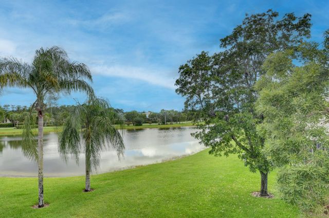 21115 Via Eden, Boca Raton, FL 33433