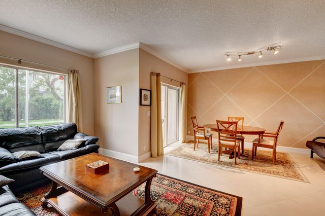 21115 Via Eden, Boca Raton, FL 33433