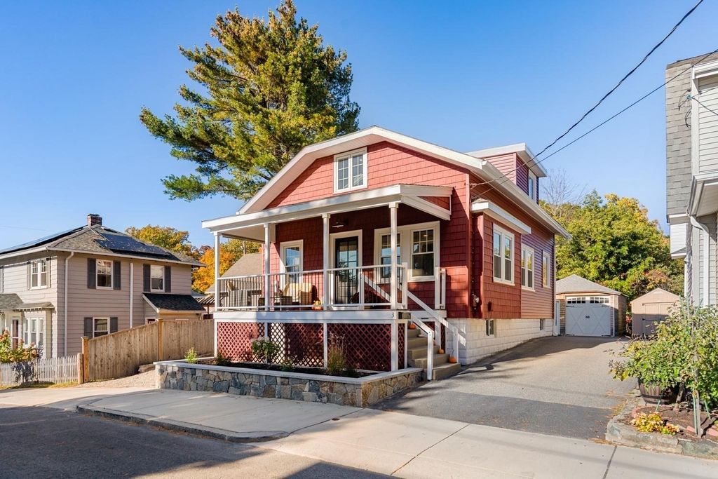 3 Lilly St, Malden, MA 02148