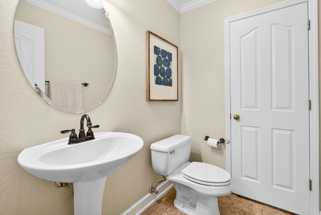 216 Heredia Ct, Roseville, CA 95747