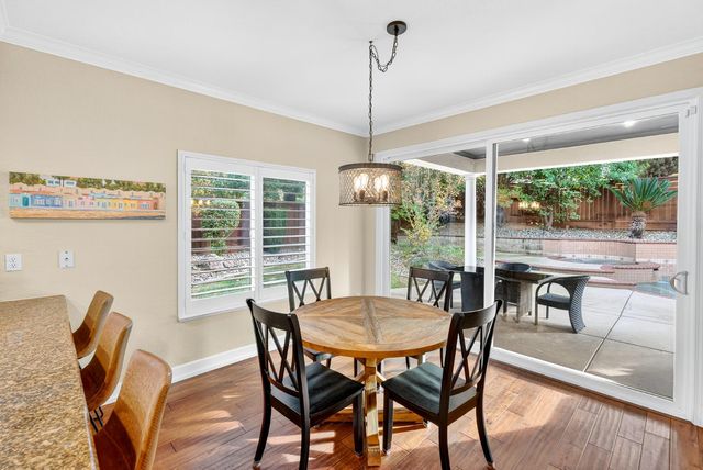 216 Heredia Ct, Roseville, CA 95747