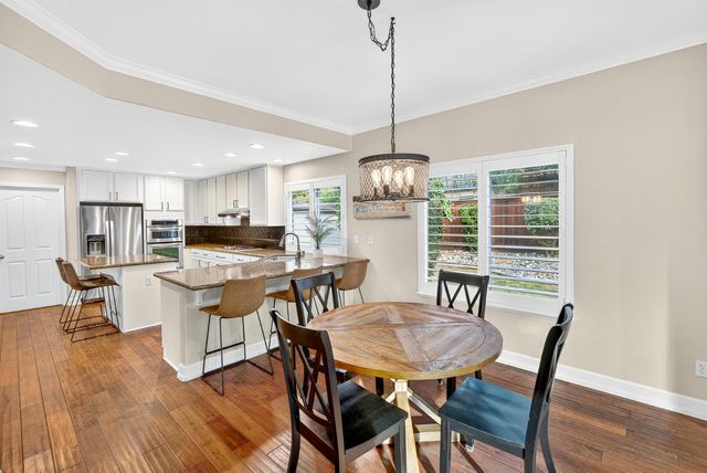 216 Heredia Ct, Roseville, CA 95747