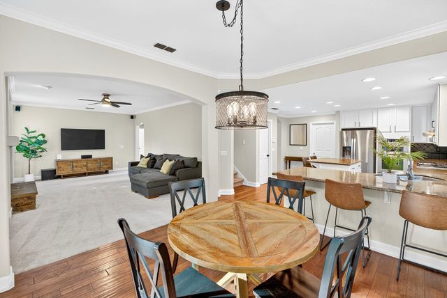 216 Heredia Ct, Roseville, CA 95747