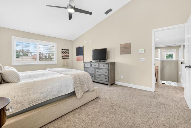 216 Heredia Ct, Roseville, CA 95747