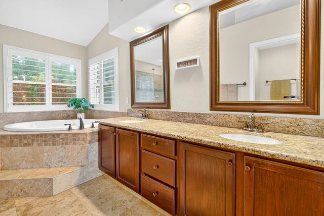 216 Heredia Ct, Roseville, CA 95747