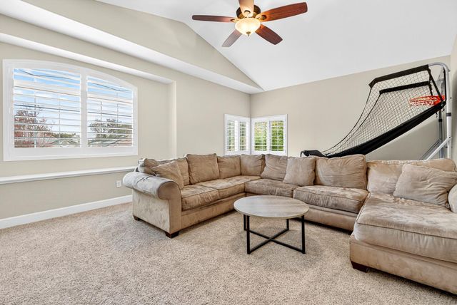 216 Heredia Ct, Roseville, CA 95747