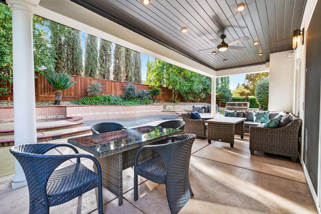 216 Heredia Ct, Roseville, CA 95747