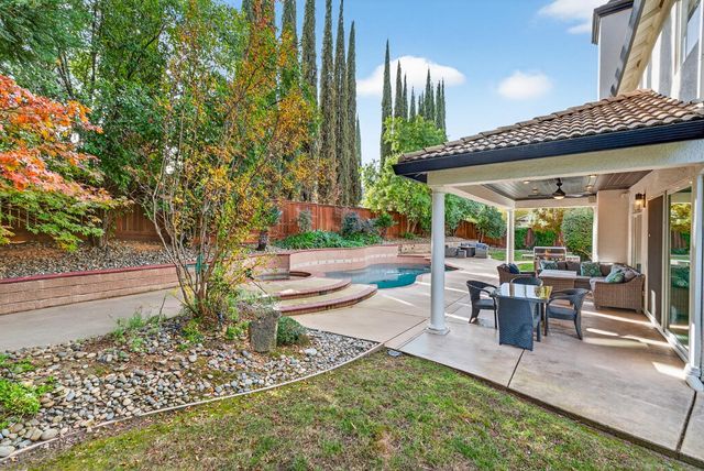 216 Heredia Ct, Roseville, CA 95747