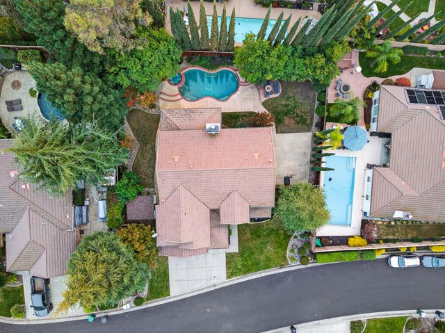 216 Heredia Ct, Roseville, CA 95747