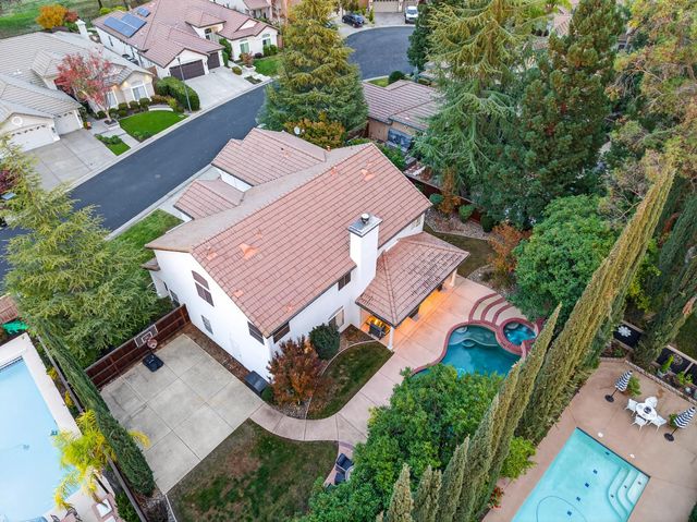 216 Heredia Ct, Roseville, CA 95747