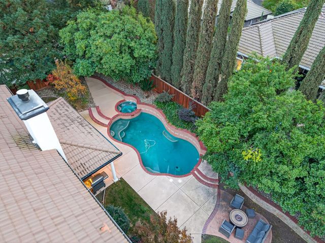 216 Heredia Ct, Roseville, CA 95747