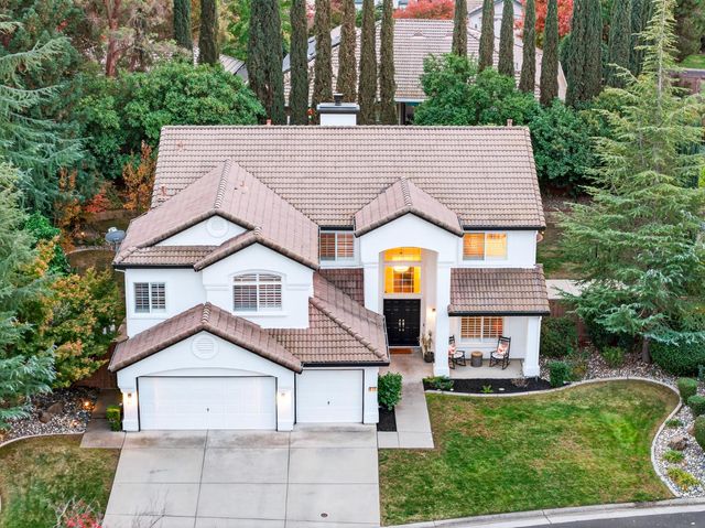 216 Heredia Ct, Roseville, CA 95747