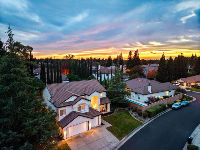 216 Heredia Ct, Roseville, CA 95747