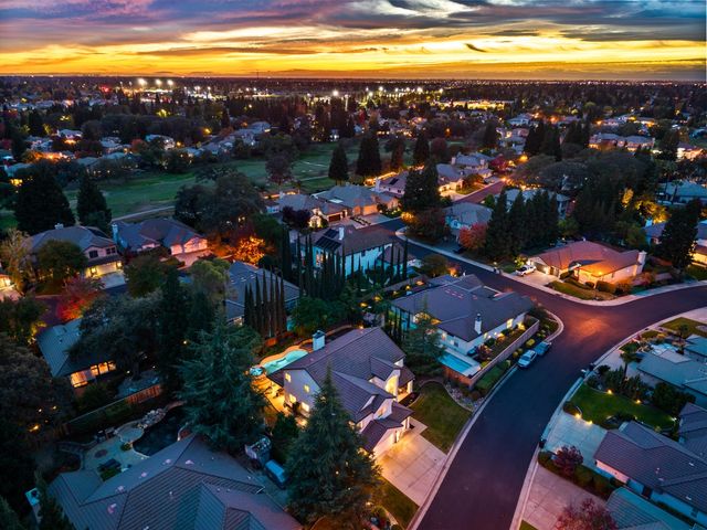 216 Heredia Ct, Roseville, CA 95747