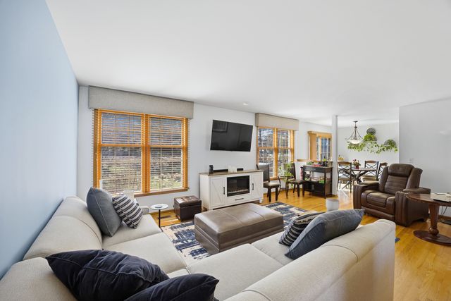 11919 Somerset Road, Orland Park, IL 60467