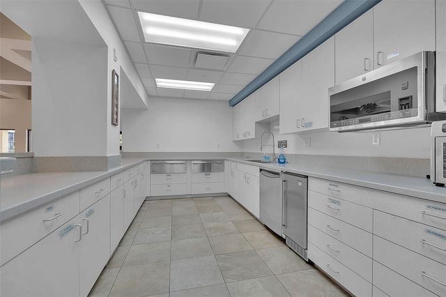 1142 BIRD BAY WAY 301, Venice, FL 34285