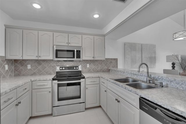 1142 BIRD BAY WAY 301, Venice, FL 34285
