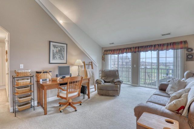 W206N16708 Blackberry CIRCLE, Jackson, WI 53037
