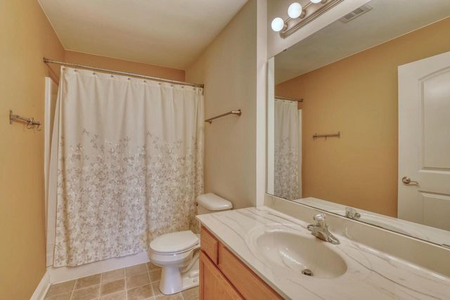 W206N16708 Blackberry CIRCLE, Jackson, WI 53037