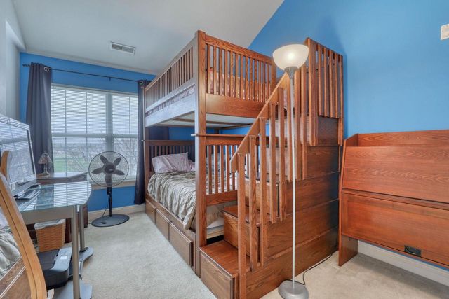 W206N16708 Blackberry CIRCLE, Jackson, WI 53037