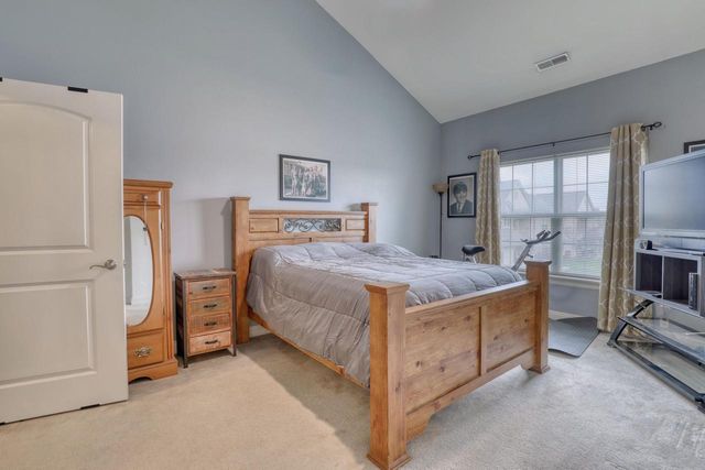 W206N16708 Blackberry CIRCLE, Jackson, WI 53037