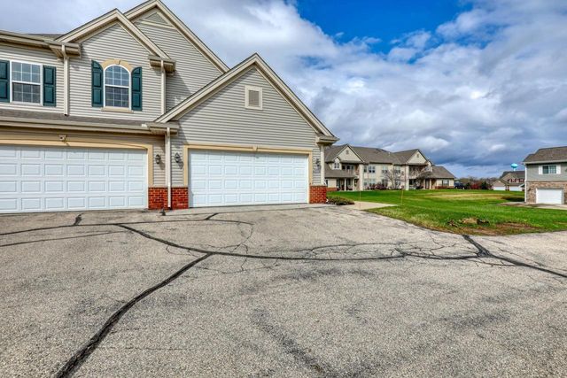 W206N16708 Blackberry CIRCLE, Jackson, WI 53037