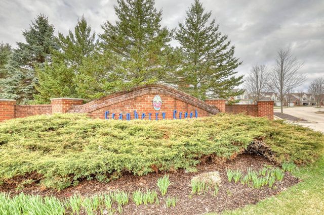 W206N16708 Blackberry CIRCLE, Jackson, WI 53037