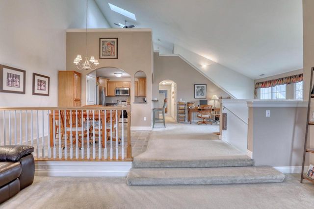 W206N16708 Blackberry CIRCLE, Jackson, WI 53037