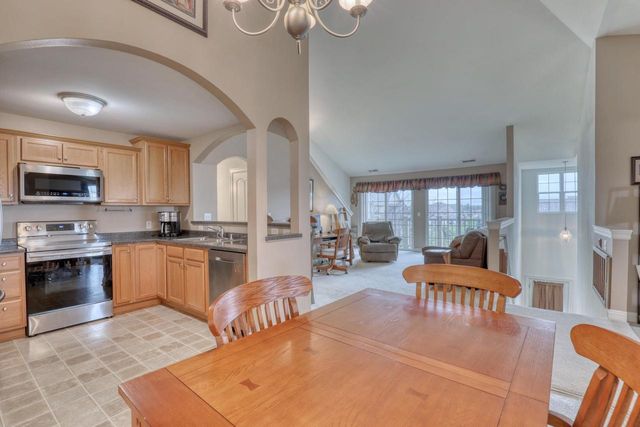 W206N16708 Blackberry CIRCLE, Jackson, WI 53037