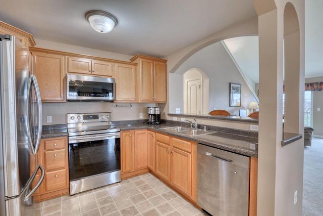 W206N16708 Blackberry CIRCLE, Jackson, WI 53037