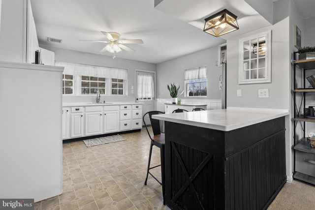 310 LOCUST DR, Phoenixville, PA 19460