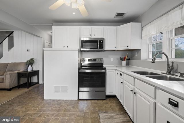 310 LOCUST DR, Phoenixville, PA 19460