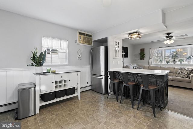 310 LOCUST DR, Phoenixville, PA 19460