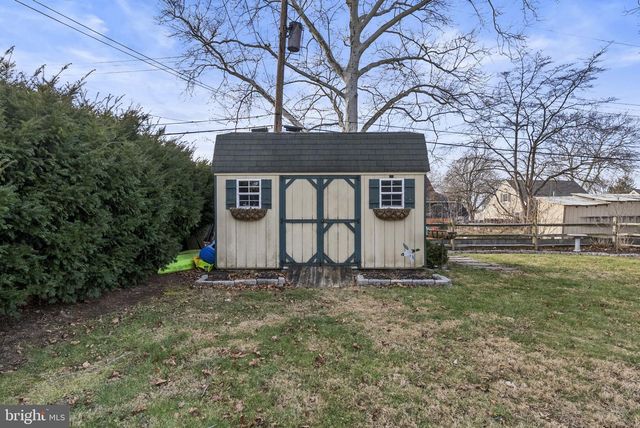 310 LOCUST DR, Phoenixville, PA 19460