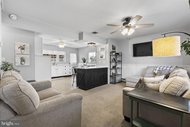 310 LOCUST DR, Phoenixville, PA 19460