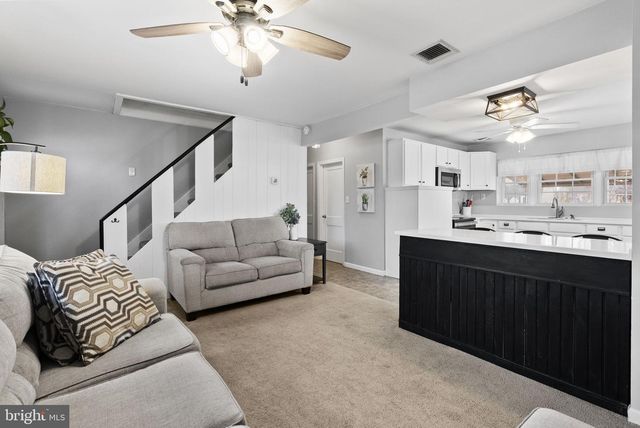 310 LOCUST DR, Phoenixville, PA 19460