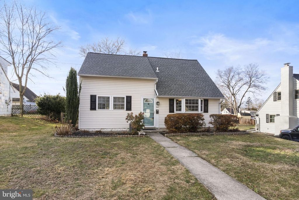 310 LOCUST DR, Phoenixville, PA 19460